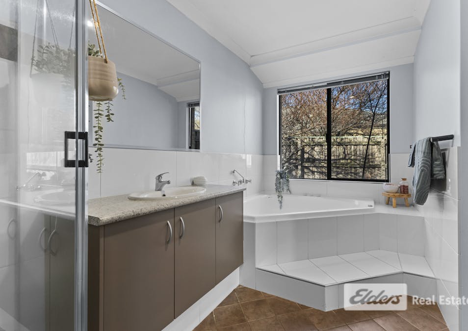 61 Kingston Drive, Australind, WA, 6233 - Image 12