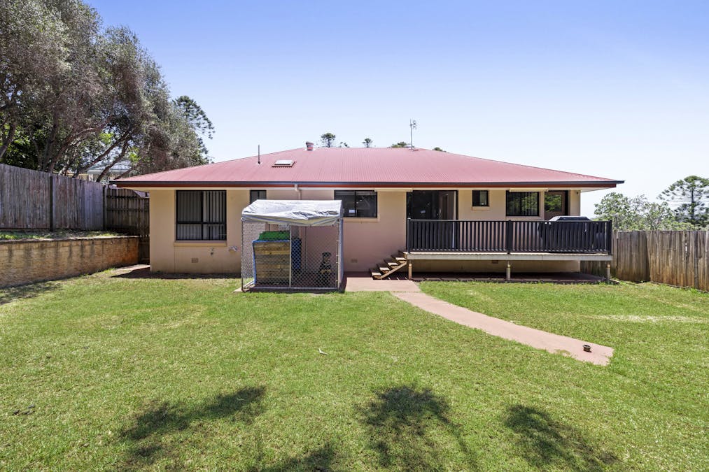 2/42 Hogg Street, Rockville, QLD, 4350 - Image 9