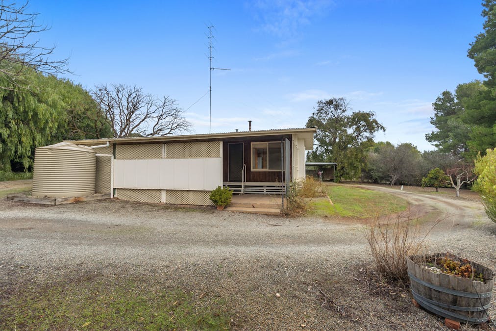 160 Farrell Flat Road, Clare, SA, 5453 - Image 6