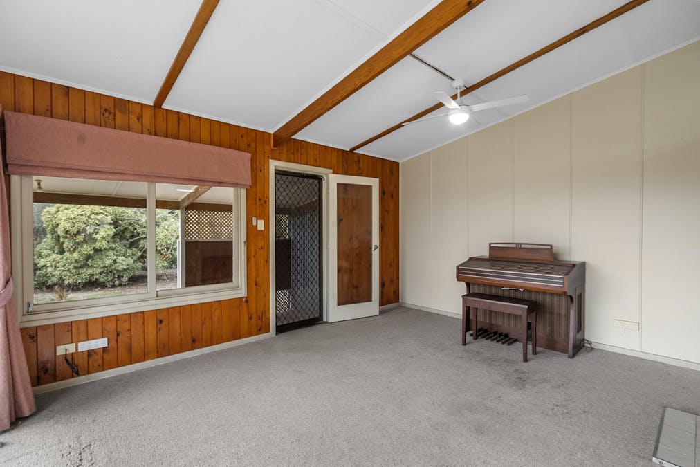 160 Farrell Flat Road, Clare, SA, 5453 - Image 8