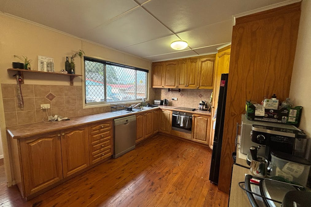 33 Gostwyck Street, Newtown, QLD, 4350 - Image 2
