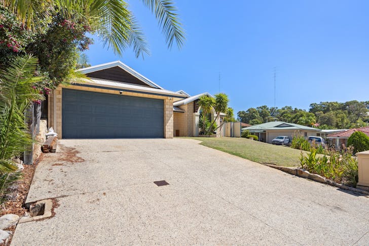 16 Christchurch Place, College Grove, WA, 6230