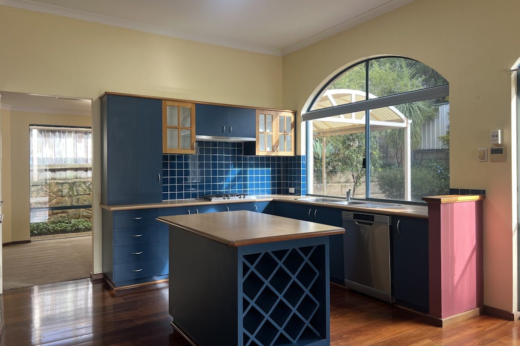 16 Christchurch Place, College Grove, WA, 6230 - Image 5
