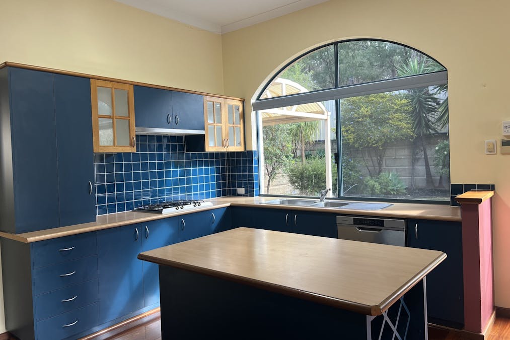 16 Christchurch Place, College Grove, WA, 6230 - Image 7
