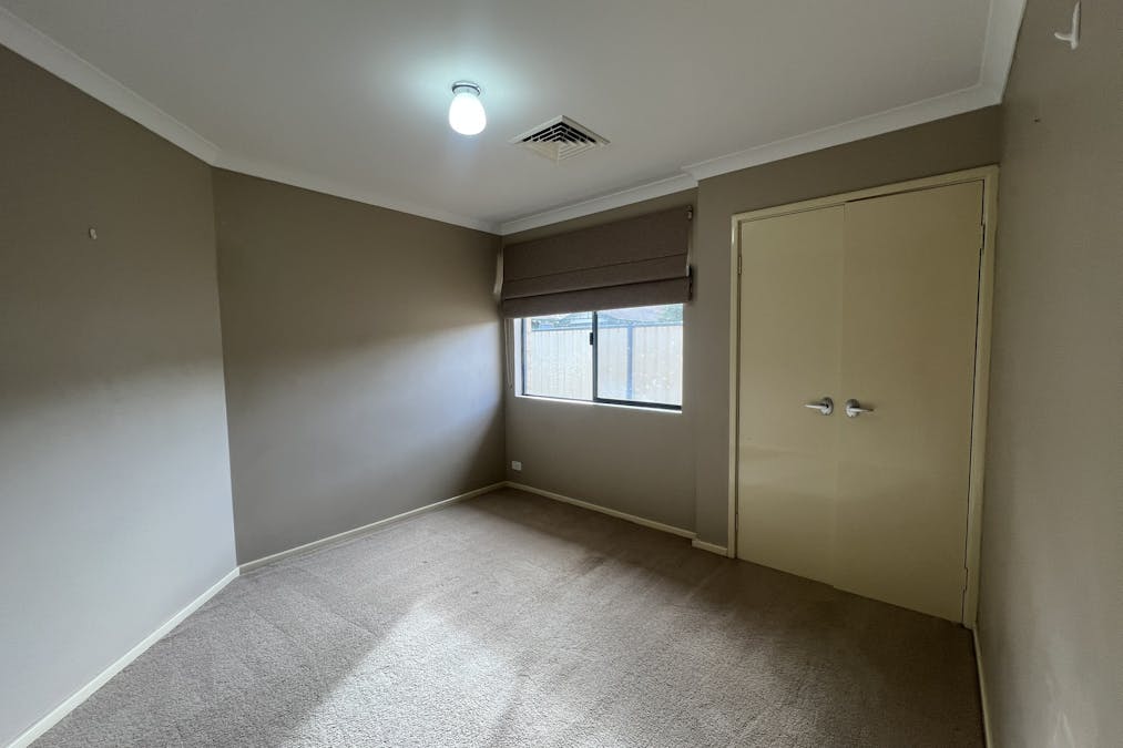 16 Christchurch Place, College Grove, WA, 6230 - Image 13
