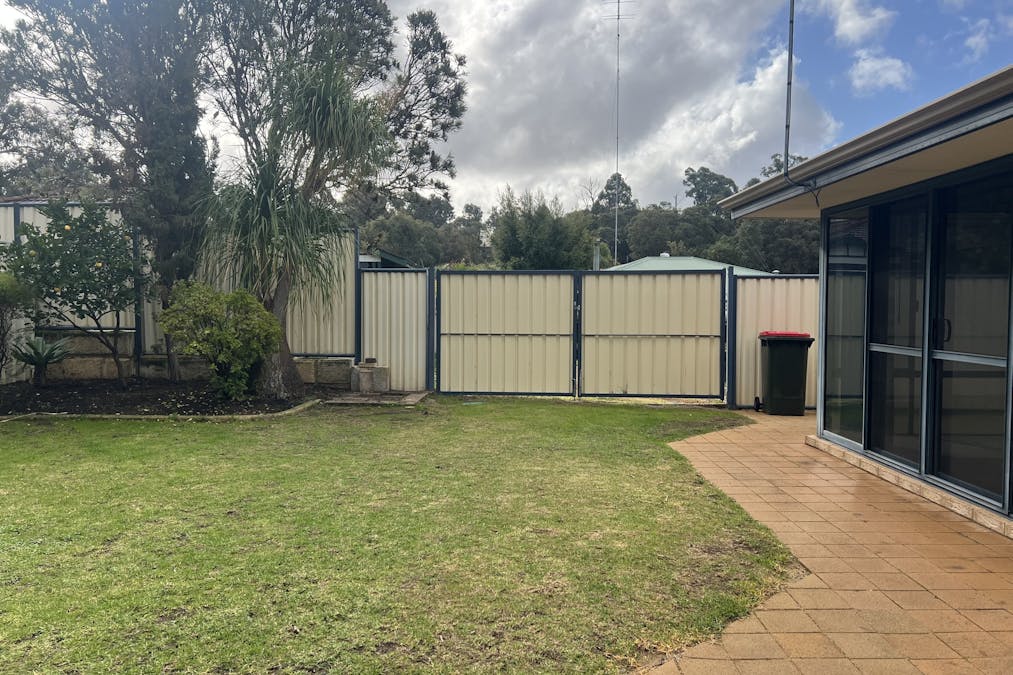 16 Christchurch Place, College Grove, WA, 6230 - Image 20