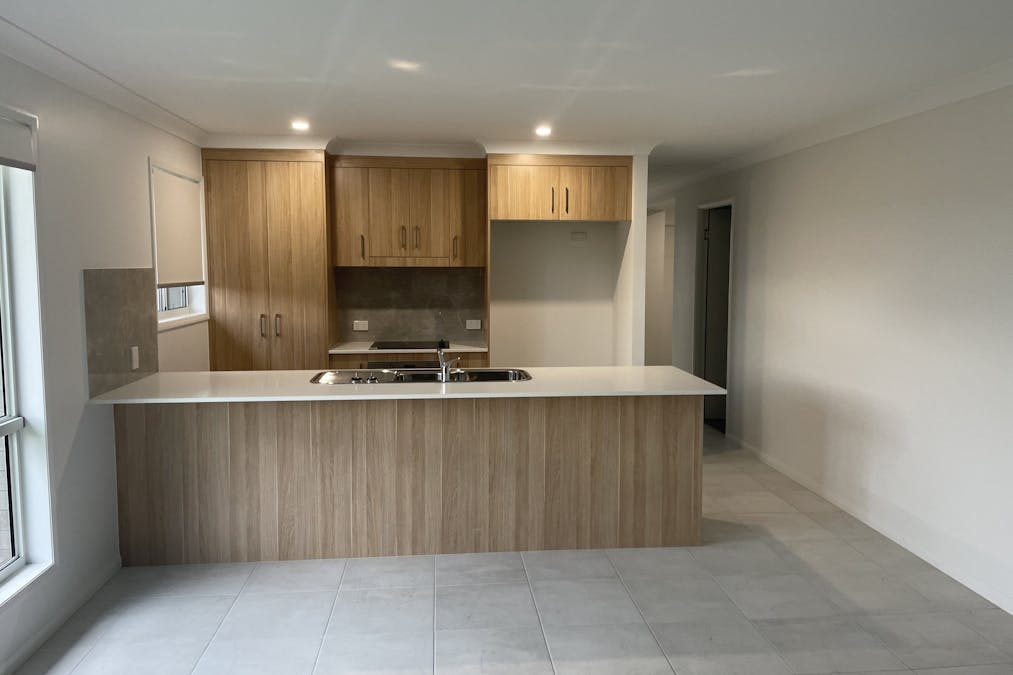 27  Bulimba Street, Tannum Sands, QLD, 4680 - Image 2