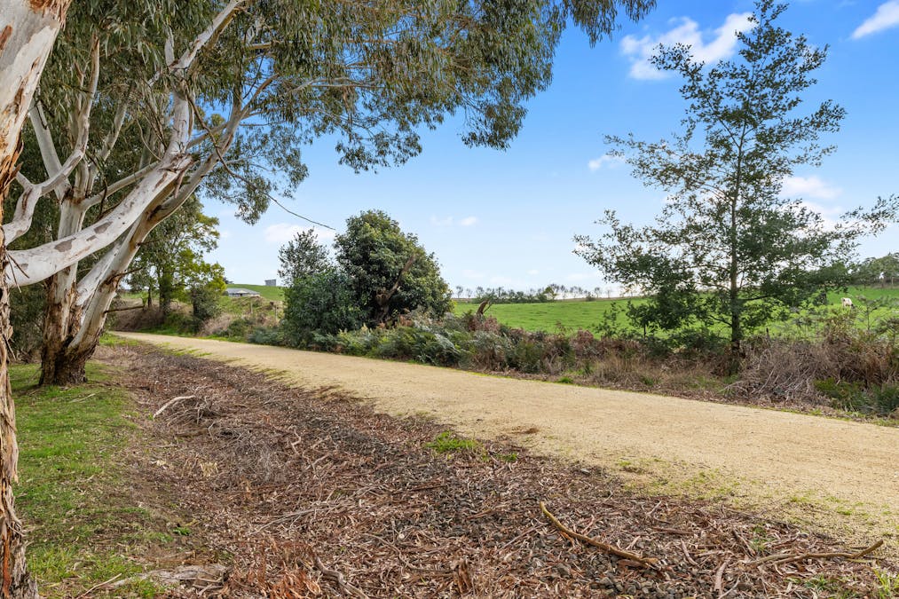 58 Main Road, Bena, VIC, 3946 - Image 19