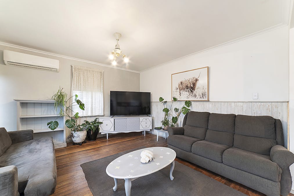 44 Scott Street, Cavendish, VIC, 3314 - Image 3
