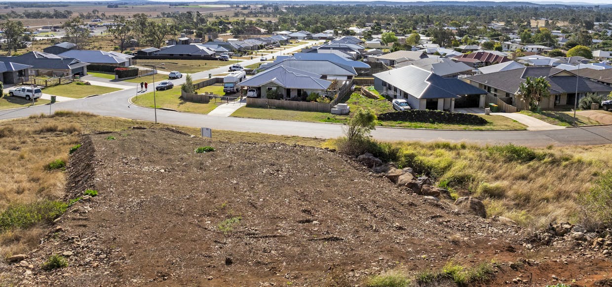 16 Mountain View Drive, Oakey, QLD, 4401 - Image 2
