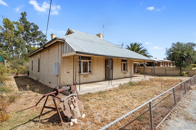 30 Fifth Street, Gladstone, SA, 5473 - Image 1