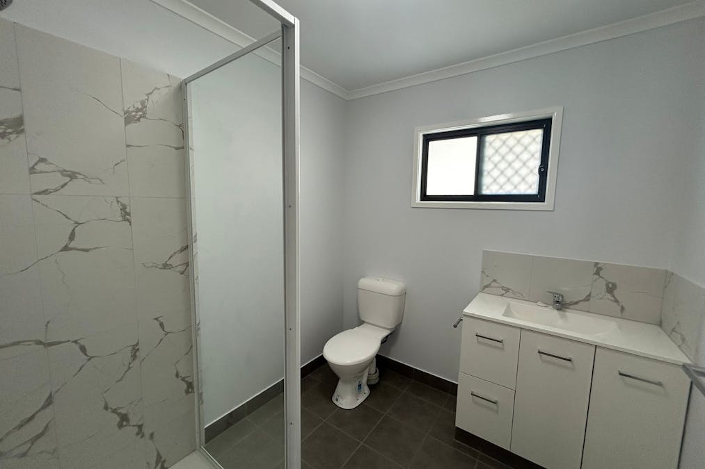 1/21 Walters Avenue, West Gladstone, QLD, 4680 - Image 4
