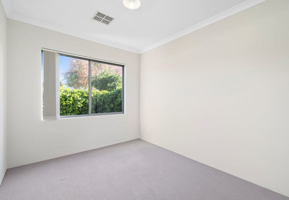 4 Donaldson Street, Queens Park, WA, 6107 - Image 17
