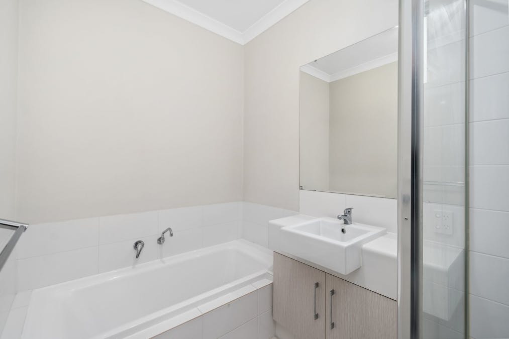 4 Donaldson Street, Queens Park, WA, 6107 - Image 20