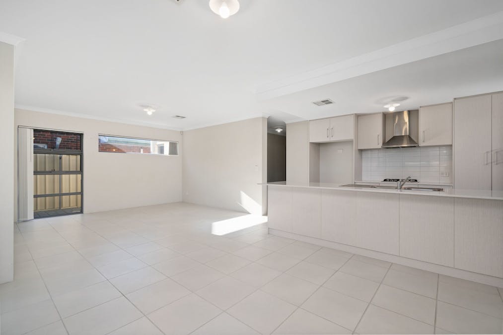 4 Donaldson Street, Queens Park, WA, 6107 - Image 3