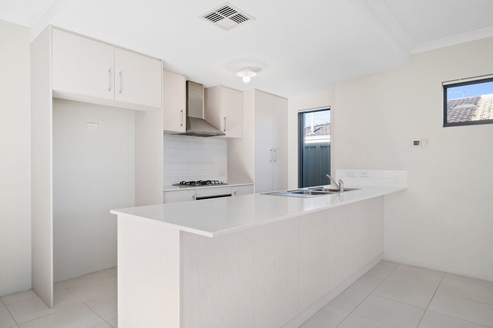 4 Donaldson Street, Queens Park, WA, 6107 - Image 6