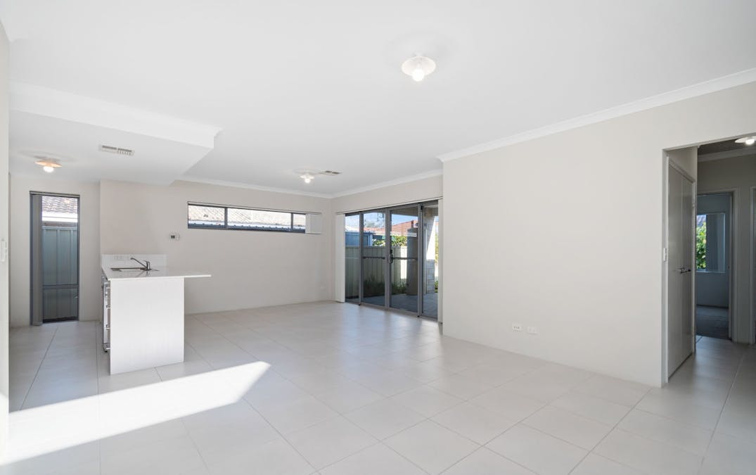 4 Donaldson Street, Queens Park, WA, 6107 - Image 5