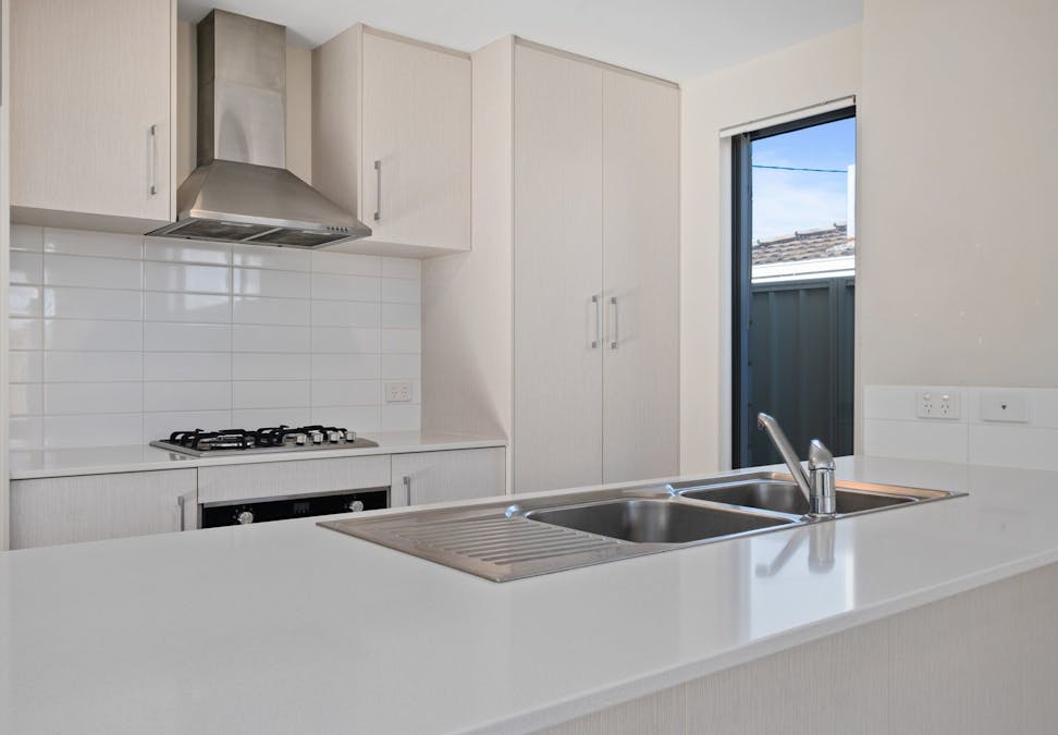 4 Donaldson Street, Queens Park, WA, 6107 - Image 11