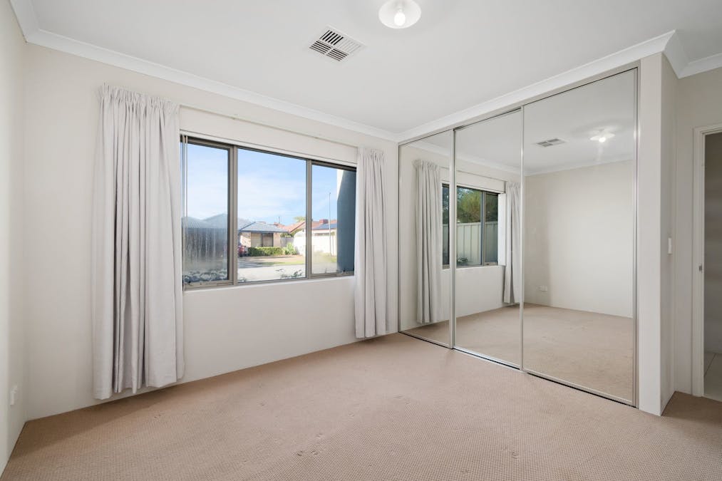 4 Donaldson Street, Queens Park, WA, 6107 - Image 14