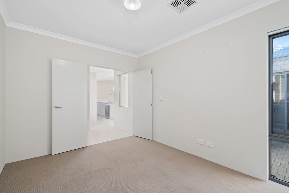 4 Donaldson Street, Queens Park, WA, 6107 - Image 13