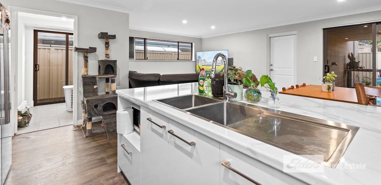 97 Radiata Drive, Mckail, WA, 6330 - Image 10