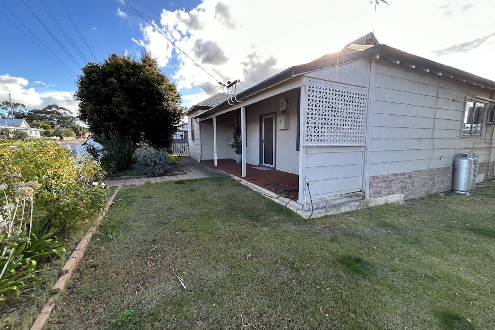 6 Forrest Street, Narrogin, WA, 6312 - Image 2
