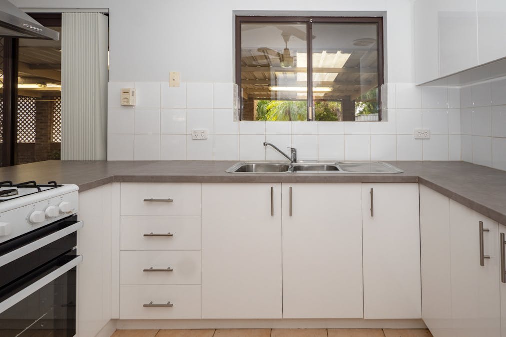 25 Ricketts Court, Rockingham, WA, 6168 - Image 8