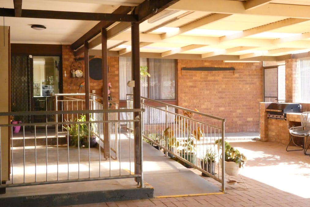 10 Melrose Street, Culcairn, NSW, 2660 - Image 2