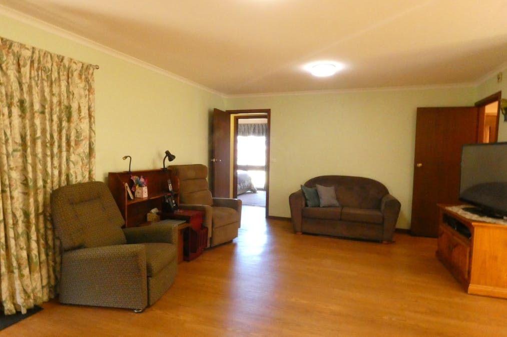 10 Melrose Street, Culcairn, NSW, 2660 - Image 6