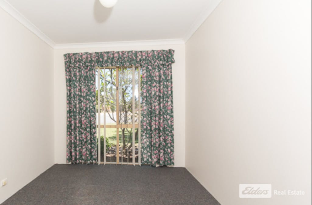 15 Fitzroy Close, Cooloongup, WA, 6168 - Image 4