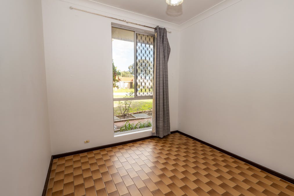 31 Kenton Way, Rockingham, WA, 6168 - Image 11