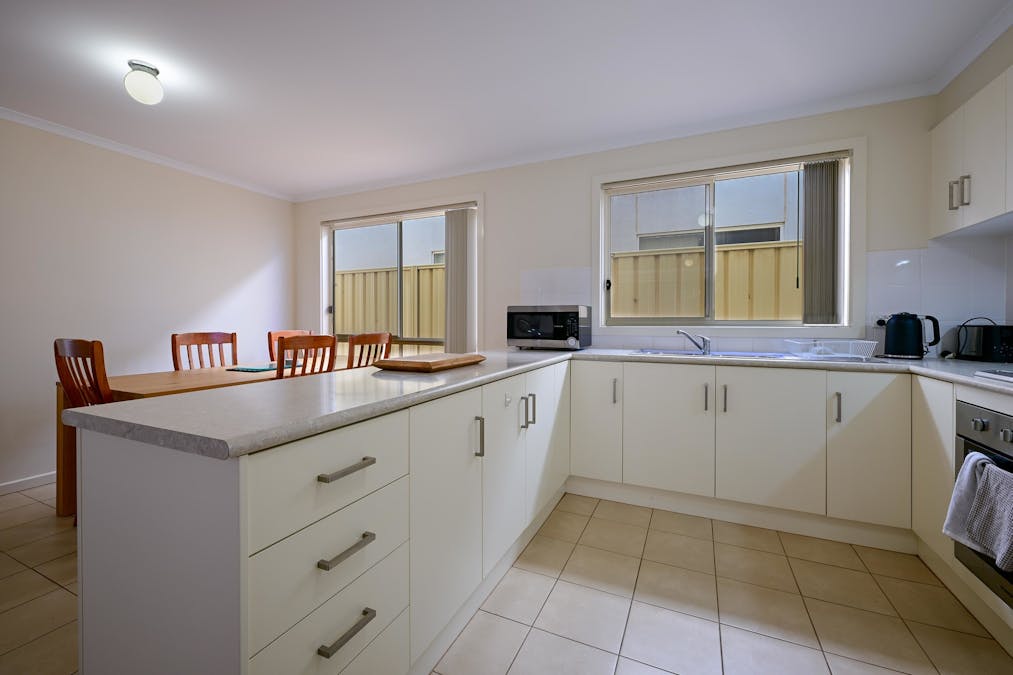 11 Barrie Robran Gate, Whyalla Norrie, SA, 5608 - Image 6