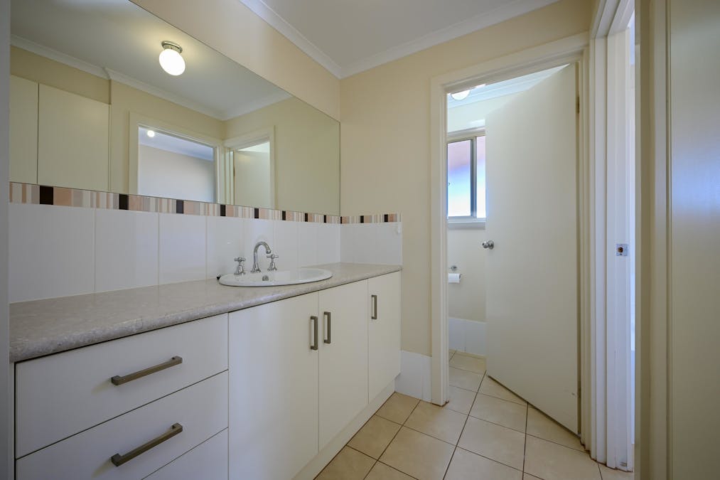 11 Barrie Robran Gate, Whyalla Norrie, SA, 5608 - Image 13