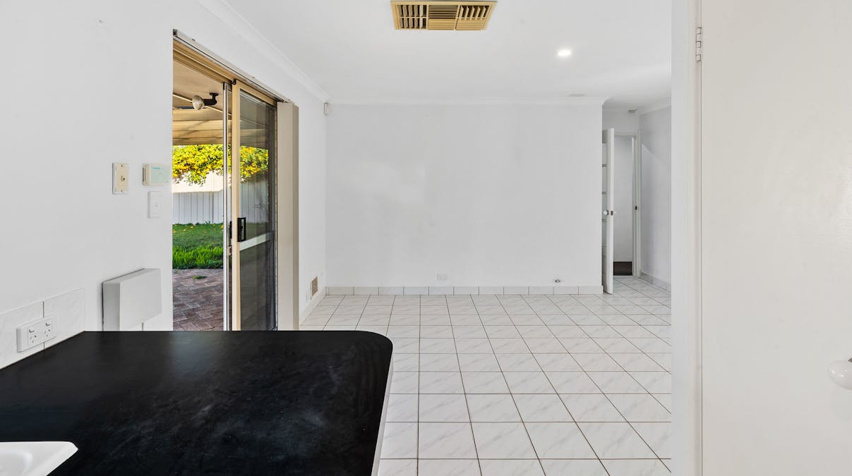 13 Grady Court, Waikiki, WA, 6169 - Image 4
