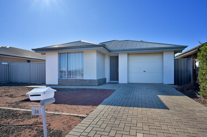 38 Custance Avenue, Whyalla Jenkins, SA, 5609 - Image 1