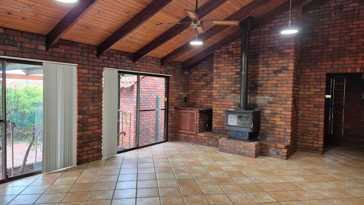2 Swan Avenue, Collie, WA, 6225