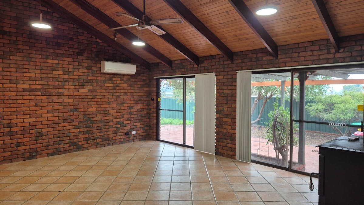 2 Swan Avenue, Collie, WA, 6225 - Image 4