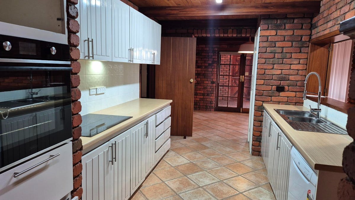 2 Swan Avenue, Collie, WA, 6225 - Image 2