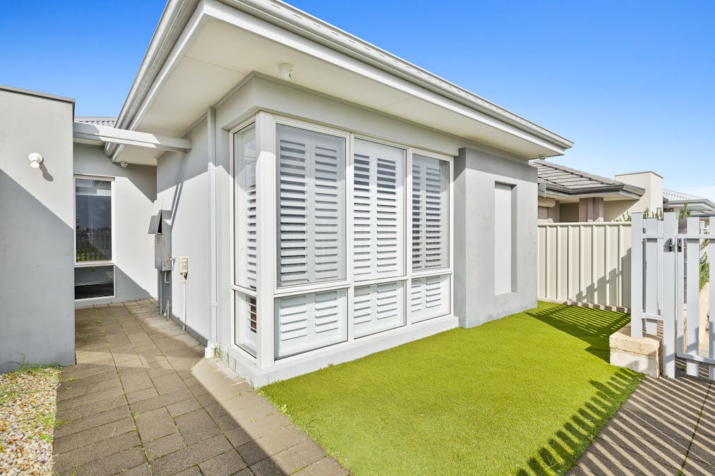 35 Winderie Road, Golden Bay, WA, 6174 - Image 1