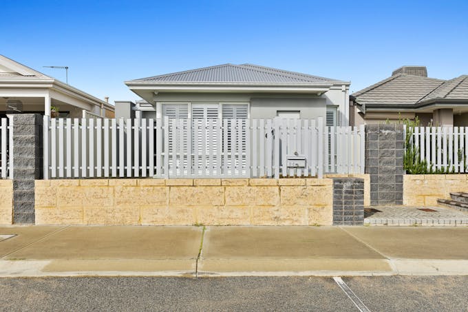 35 Winderie Road, Golden Bay, WA, 6174 - Image 1