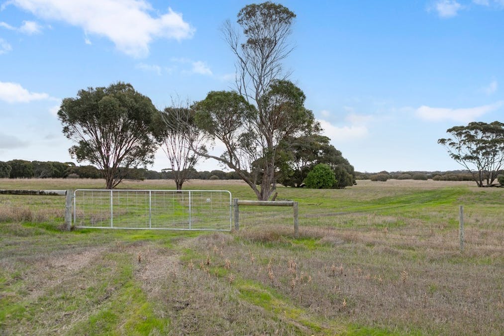978  North Coast Road, Wisanger, SA, 5223 - Image 24