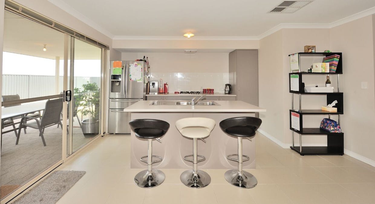 58 Camelot Street, Baldivis, WA, 6171 - Image 2