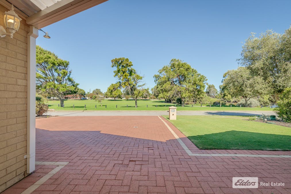 27 Highlander Parade, Rockingham, WA, 6168 - Image 4
