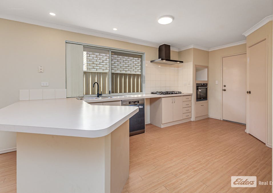 27 Highlander Parade, Rockingham, WA, 6168 - Image 14