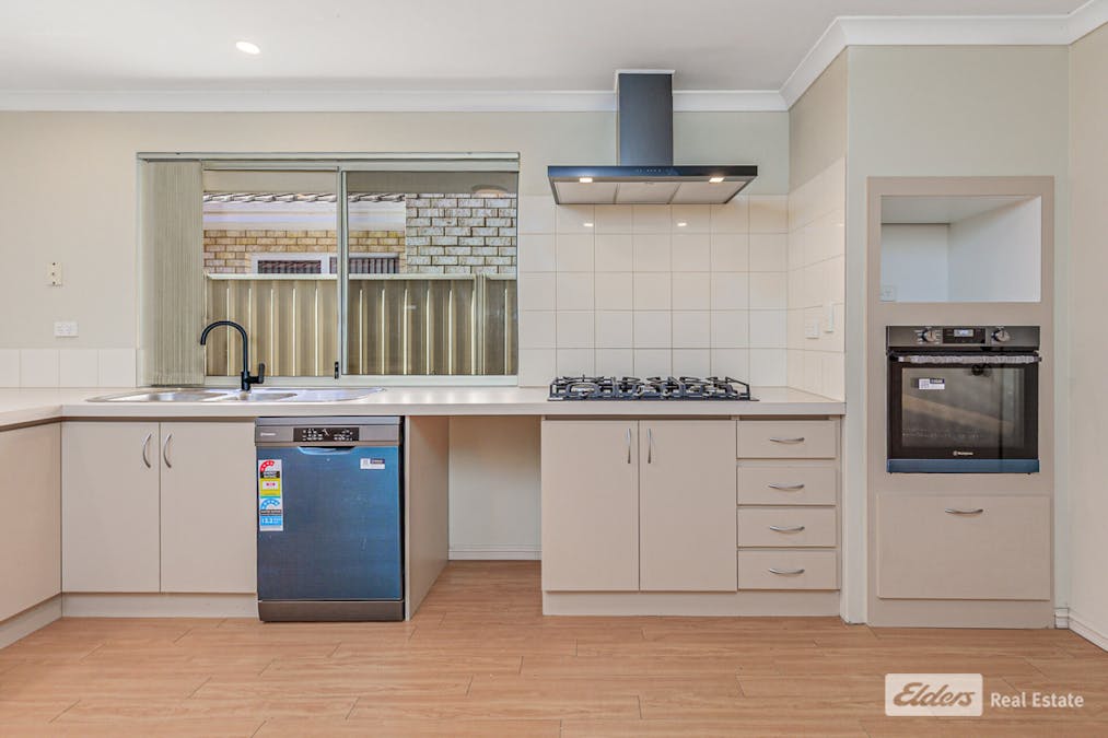 27 Highlander Parade, Rockingham, WA, 6168 - Image 15