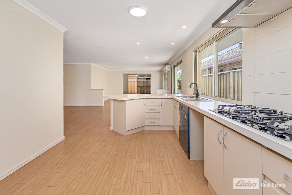 27 Highlander Parade, Rockingham, WA, 6168 - Image 16