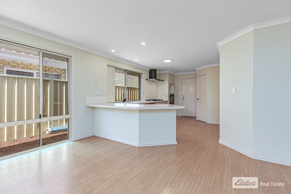 27 Highlander Parade, Rockingham, WA, 6168 - Image 13