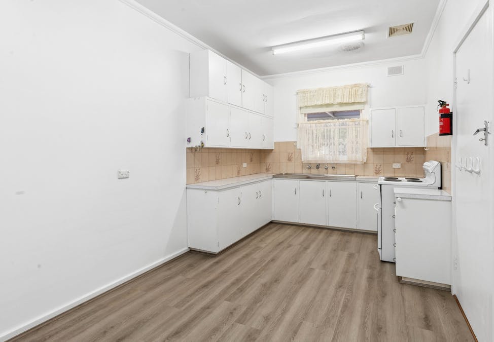 26 Geraldton Street, Loxton, SA, 5333 - Image 4