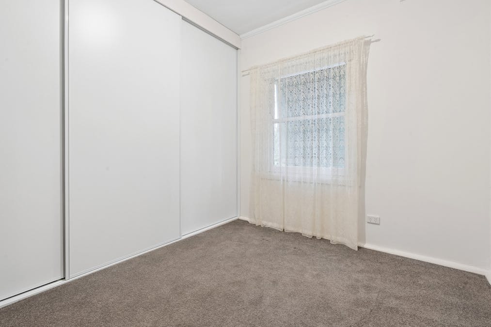 26 Geraldton Street, Loxton, SA, 5333 - Image 7