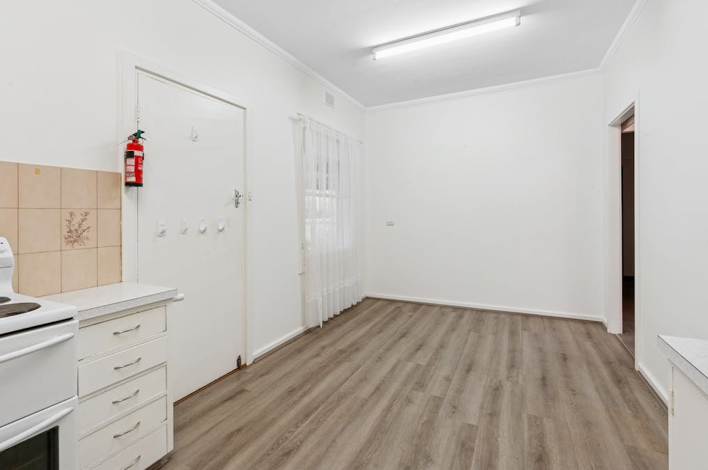 26 Geraldton Street, Loxton, SA, 5333 - Image 5